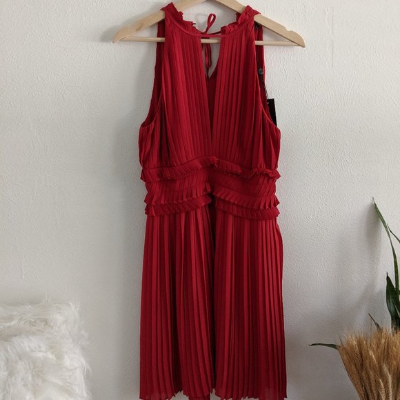 *NWT* Max Studio Red Pleated Dress (Size S) - Picture 2 of 3